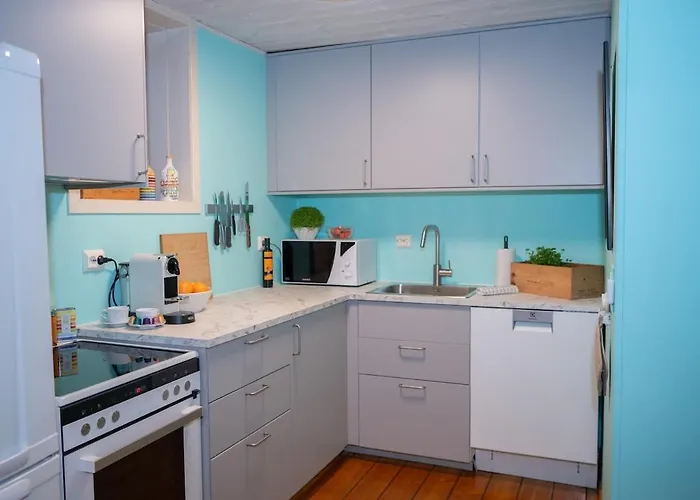 Modern 2br Apartment, Walk To & Harbour Apartament