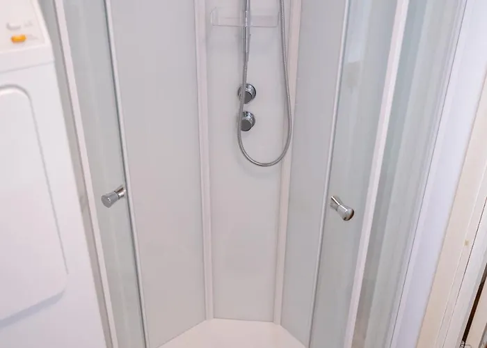 Apartament Modern 2br Apartment, Walk To & Harbour